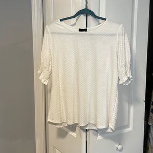 White short sleeves blouse